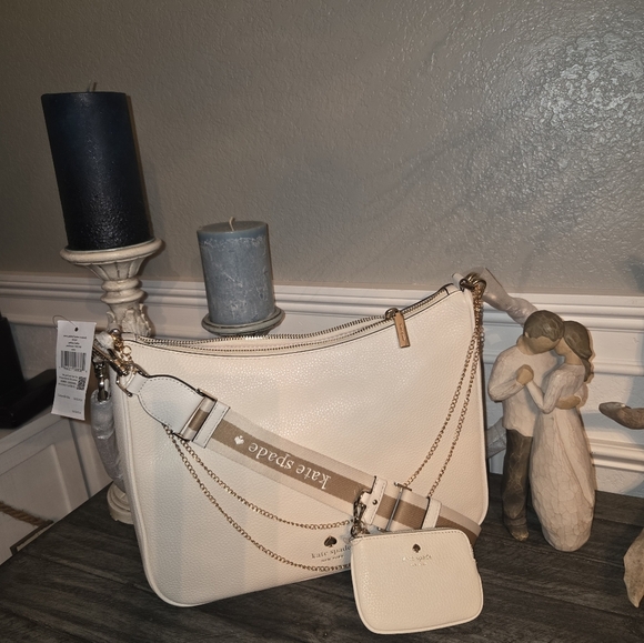 Kate Spade Ivory Shoulder Bag with Gold Accents - Picture 1 of 8